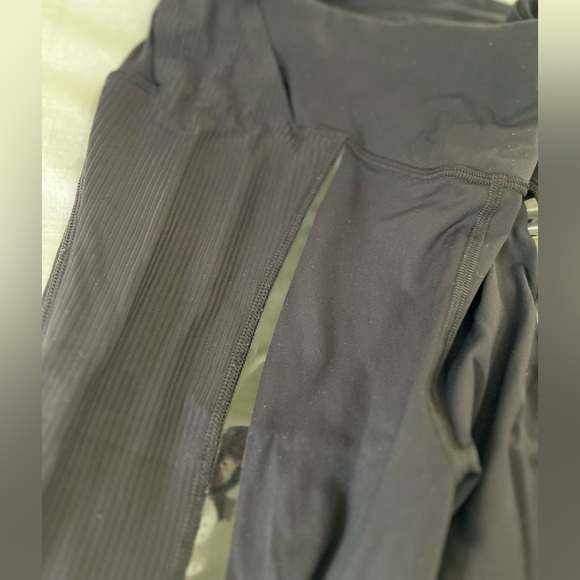RARE Lululemon Gloss Trim Run SHR Tight 28” - Picture 5 of 7